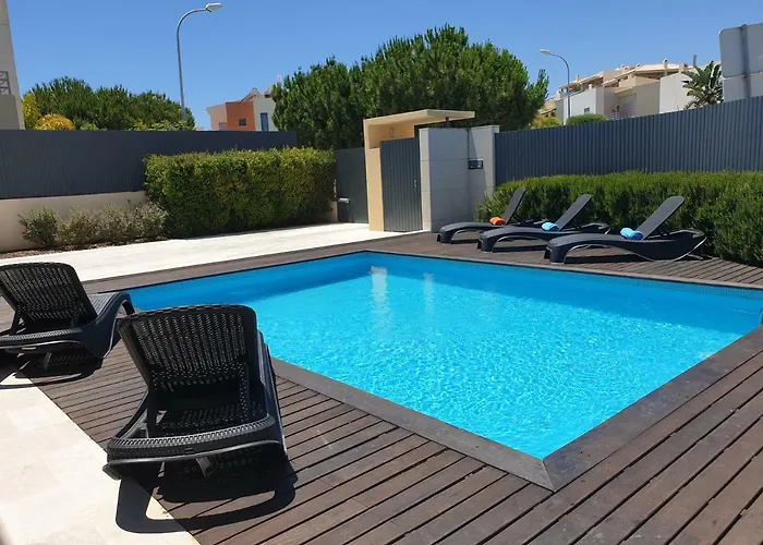 Oura V4 Marisa With Private Pool *